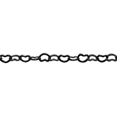 A chain with hearts is shown in this picture.